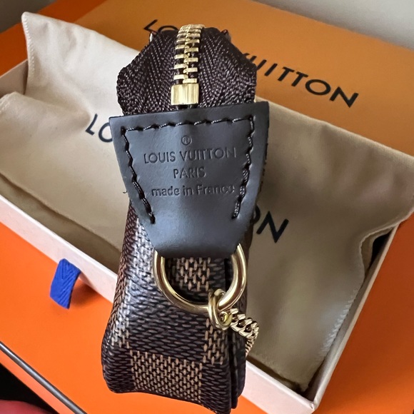 Louis Vuitton MINI POCHETTE ACCESSOIRES - Picture 5 of 9